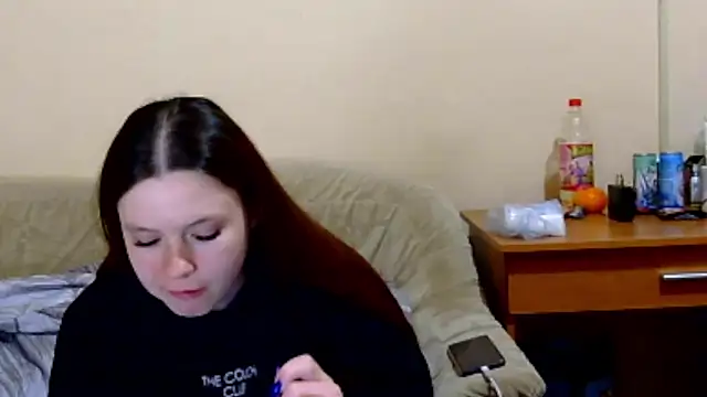 JessicaHolland1 online show from 04-19-26, 06:43