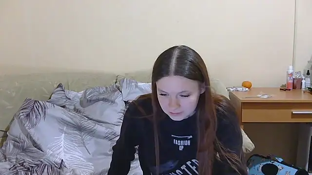 JessicaHolland1 online show from 04-28-26, 06:13
