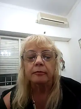 MatureElegantWidow online show from 04-10-26, 10:14