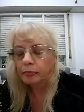 MatureElegantWidow online show from 04-11-26, 11:09