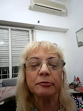 MatureElegantWidow online show from 04-12-26, 11:54