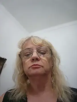 MatureElegantWidow online show from 06-03-26, 09:53
