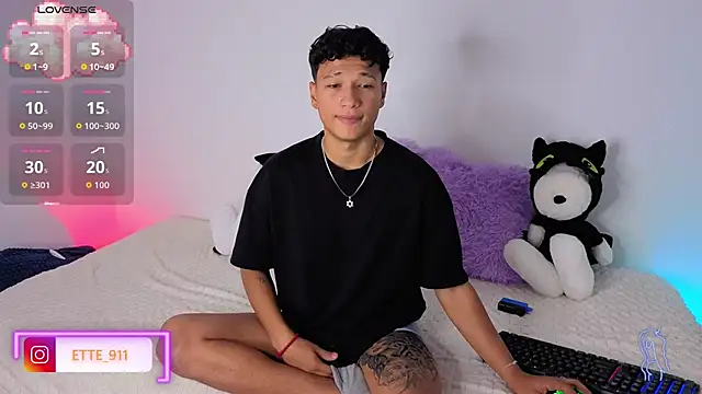 ETTE MOON online show from 05-20-26, 03:45