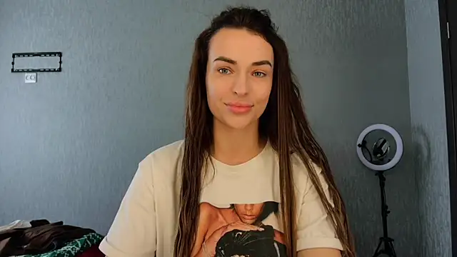 Kira  love1 online show from 04-15-26, 09:16