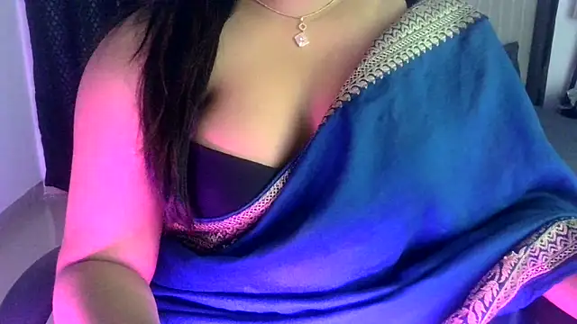 Snapshot of Rani_015 chatting on 04-19-26, 06:10 Rani 015 online show from 04-19-26, 06:10