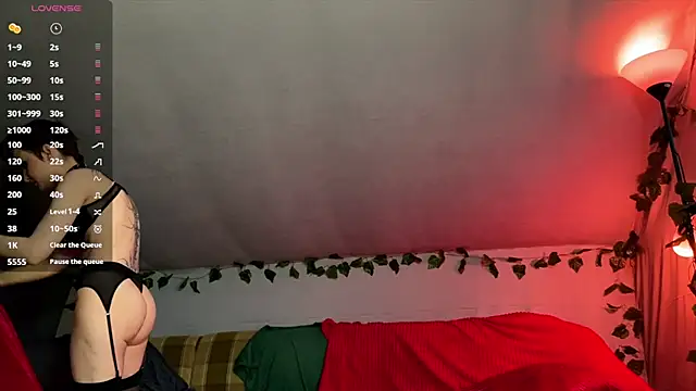 Snapshot of RebeNoir chatting on 04-15-26, 05:58 RebeNoir online show from 04-15-26, 05:58