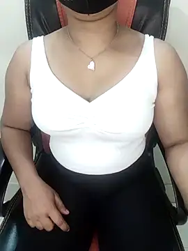 cute-bird- online show from 04-03-26, 04:16