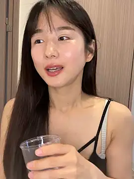 Hinako 0012 online show from 05-27-26, 04:20
