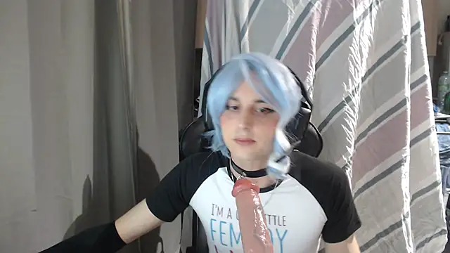 LuunaUwU online show from 04-03-26, 09:57