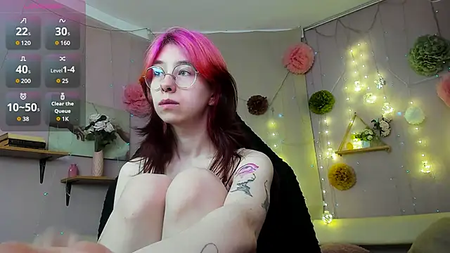 Snapshot of Alice_Nyx chatting on 05-14-26, 08:26 Alice Nyx online show from 05-14-26, 08:26