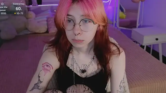 Snapshot of Alice_Nyx chatting on 05-17-26, 08:49 Alice Nyx online show from 05-17-26, 08:49