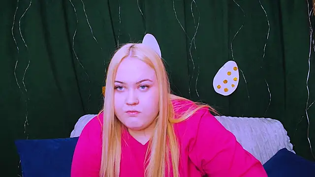 Snapshot of BlondeGlem chatting on 04-09-26, 07:25 BlondeGlem online show from 04-09-26, 07:25