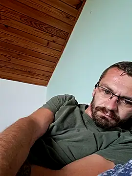 jozsi1995 online show from 07-02-26, 05:35
