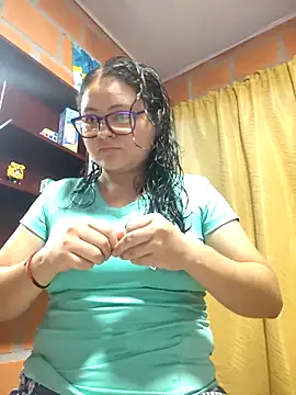 Snapshot of Dark_Cherry20 chatting on 04-08-26, 01:38 Dark Cherry20 online show from 04-08-26, 01:38