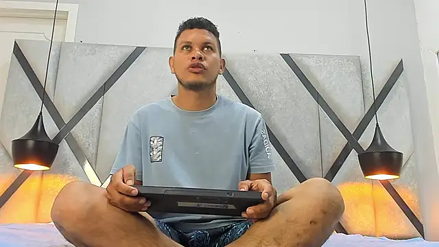 NohaBrooks online show from 04-05-26, 12:02