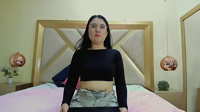 Snapshot of ChloeAshdord chatting on 04-08-26, 01:11 ChloeAshdord online show from 04-08-26, 01:11