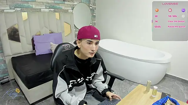 Snapshot of Eidan_tay chatting on 05-03-26, 12:33 Eidan tay online show from 05-03-26, 12:33