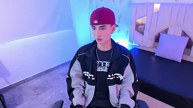 Snapshot of Eidan_tay chatting on 05-17-26, 12:34 Eidan tay online show from 05-17-26, 12:34