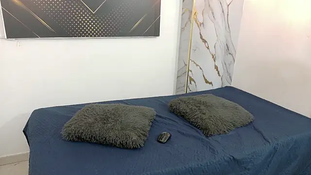 GoldenDesireX  online show from 05-18-26, 06:58