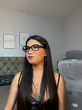 Snapshot of JassmineLove chatting on 06-25-26, 08:19 JassmineLove online show from 06-25-26, 08:19