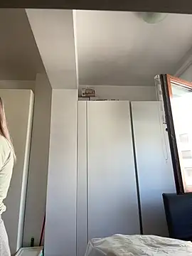 SweetLilTrouble online show from 04-06-26, 09:43