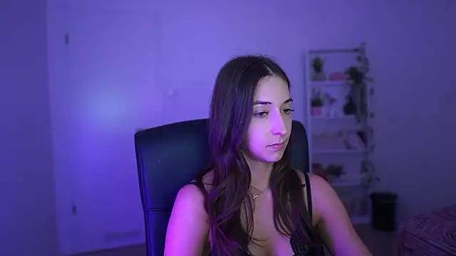 Crystalbrunette18 online show from 04-09-26, 06:24