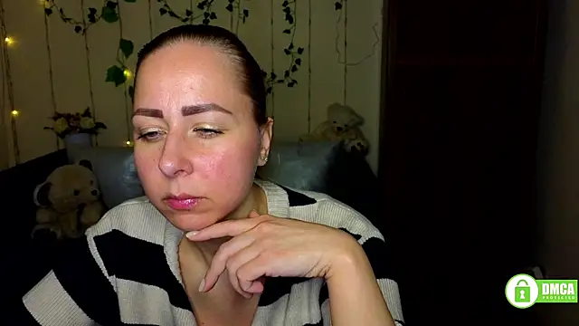 Snapshot of Alicewonderrmiss chatting on 04-06-26, 11:22 Alicewonderrmiss online show from 04-06-26, 11:22