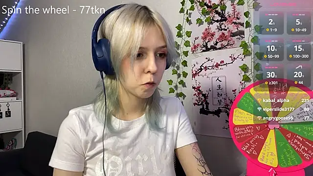 LunaBless online show from 06-23-26, 10:08