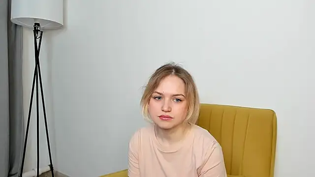 RoxieKaus online show from 04-06-26, 07:31