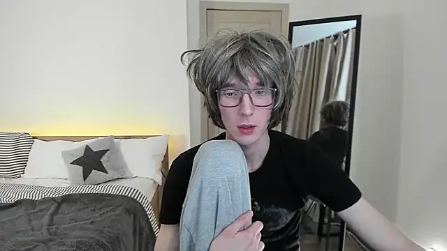 Snapshot of schizophrenic_dog chatting on 04-15-26, 09:37 schizophrenic dog online show from 04-15-26, 09:37