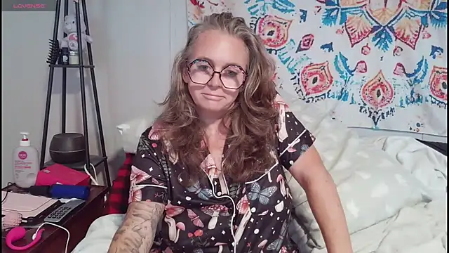 Blondejenn online show from 05-28-26, 12:24