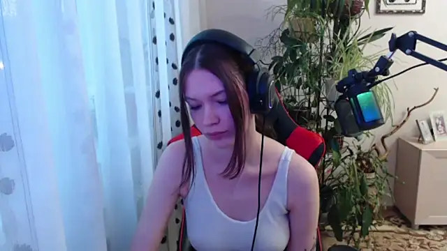 PunyKnee online show from 04-20-26, 03:04