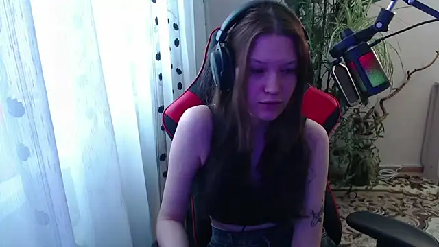 PunyKnee online show from 04-28-26, 01:05