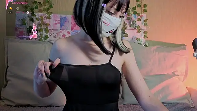 LunaNyanmi online show from 05-30-26, 12:24