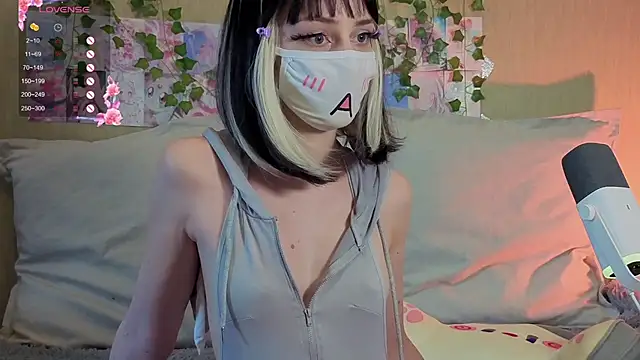 LunaNyanmi online show from 05-31-26, 01:18