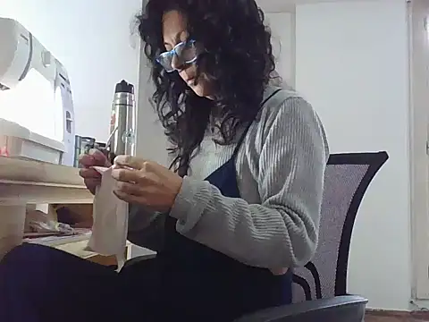 luly mariposa online show from 05-04-26, 11:39