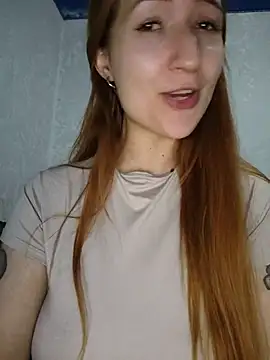 Snapshot of LeonaFox chatting on 05-19-26, 04:46 LeonaFox online show from 05-19-26, 04:46
