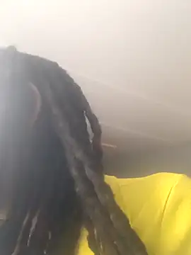 Snapshot of Azelia_33 chatting on 04-14-26, 11:49 Azelia 33 online show from 04-14-26, 11:49