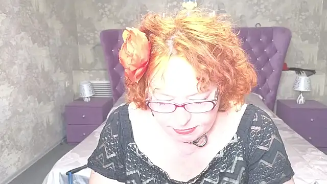 Snapshot of Fara_Flutte chatting on 06-05-26, 12:00 Fara Flutte online show from 06-05-26, 12:00