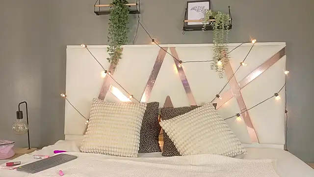 Snapshot of AriannaLux__ chatting on 04-09-26, 07:52 AriannaLux online show from 04-09-26, 07:52