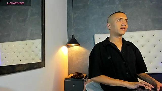 Jara Chick online show from 05-28-26, 08:39