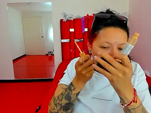 scarlett red 1 online show from 05-20-26, 04:13