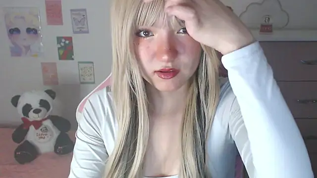 Snapshot of Sweet_Skyy chatting on 04-15-26, 10:54 Sweet Skyy online show from 04-15-26, 10:54