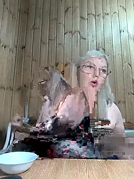 White-Chocolatte online show from 04-29-26, 03:38