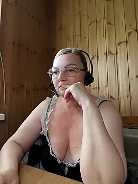 White-Chocolatte online show from 05-07-26, 01:05