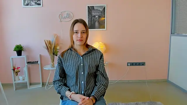 MitsuePostel online show from 04-17-26, 10:51