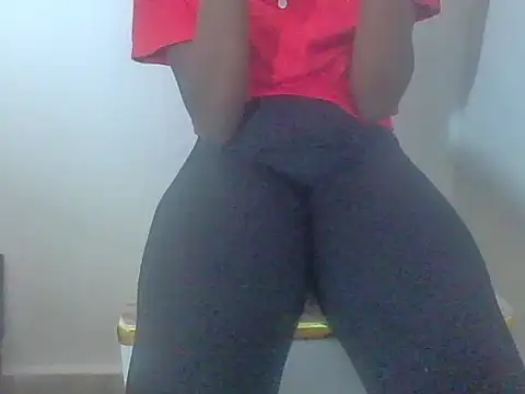 Momoe02 online show from 04-11-26, 08:35