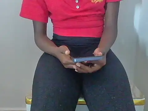 Momoe02 online show from 04-12-26, 10:42