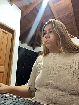  BellaSmith  online show from 05-24-26, 11:43