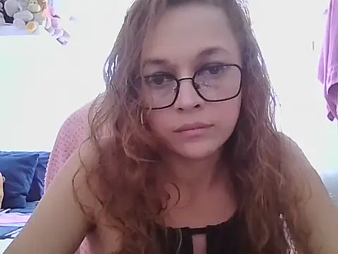 Snapshot of Lannah__ chatting on 04-09-26, 02:44 Lannah online show from 04-09-26, 02:44